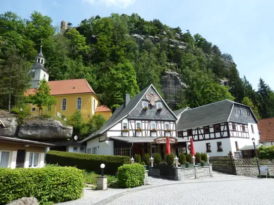 Berg Oybin mit Hochzeitskirchlein